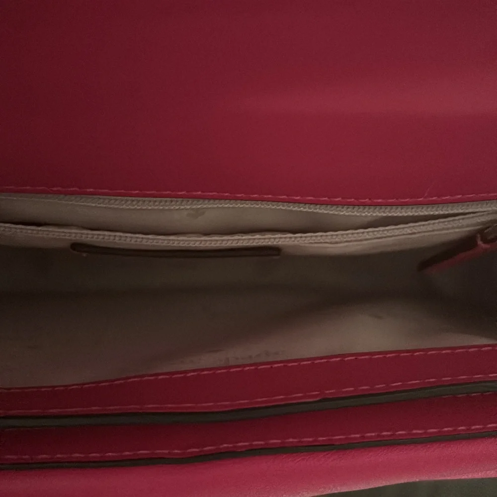 Kate spade ♠️ crossbody - Picture 7 of 12